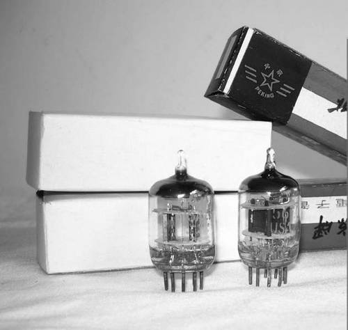 用5670(6n3)双三极电子管制作的缓冲胆前级放大器