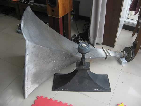 迎5-1,我的视听室正式开工了,准备上大号角音箱