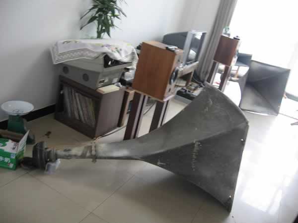 迎5-1,我的视听室正式开工了,准备上大号角音箱