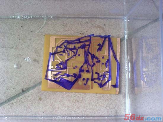 用感光干膜制作PCB的方法