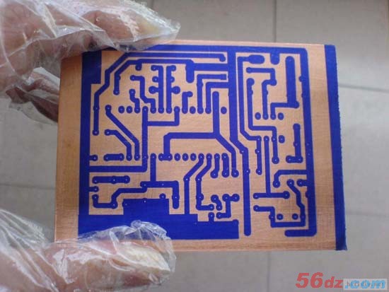 用感光干膜制作PCB的方法