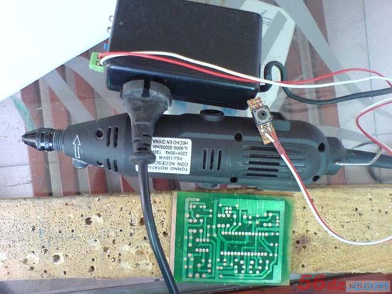 用感光干膜制作PCB的方法