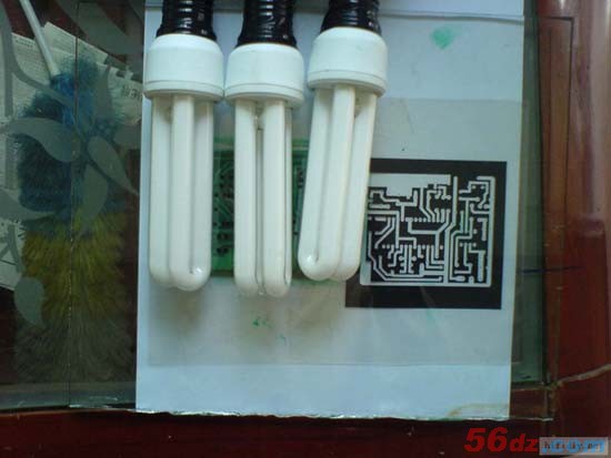 用感光干膜制作PCB的方法