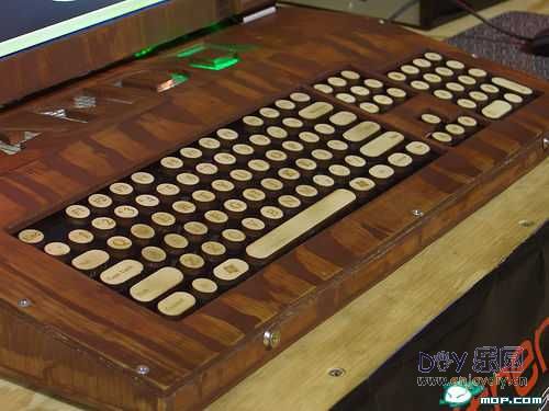 俺买不起笔记本,只好自己动手做一个啦