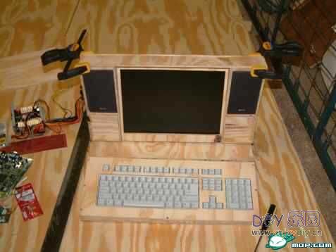 俺买不起笔记本,只好自己动手做一个啦