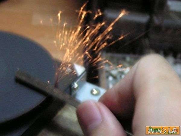 自制砂轮机,坏硬盘发挥余热