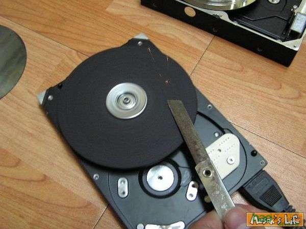 自制砂轮机,坏硬盘发挥余热