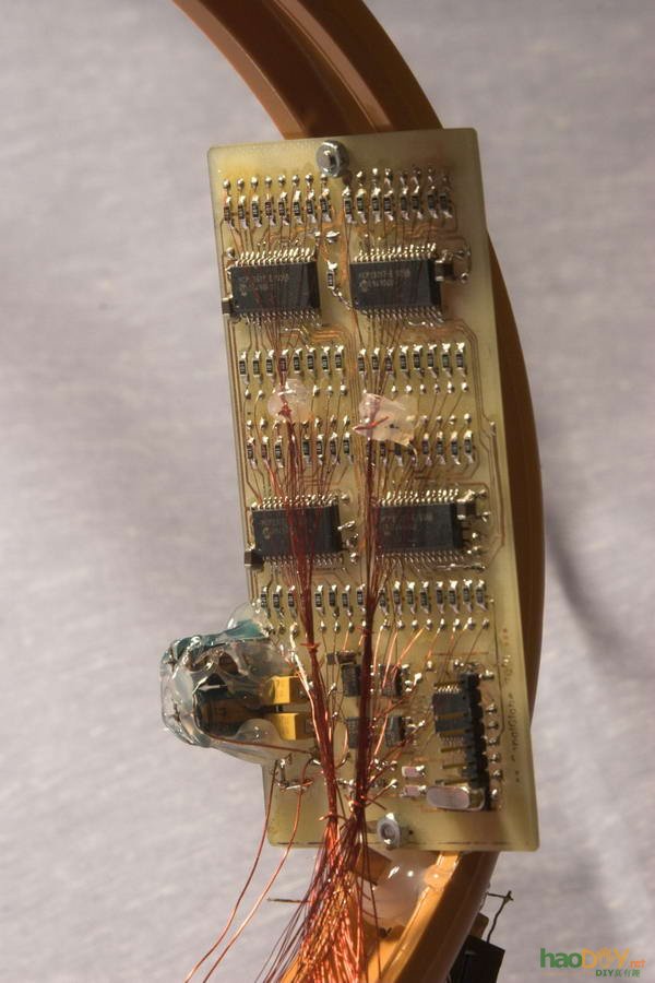 这个led地球仪有点酷