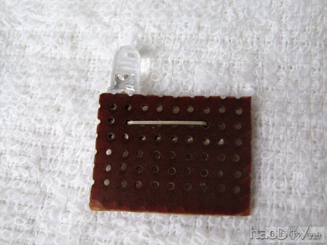 利用手里废旧手机电池做自制LED灯