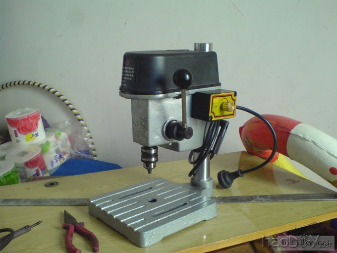 打洞之用品,非常好用 台钻