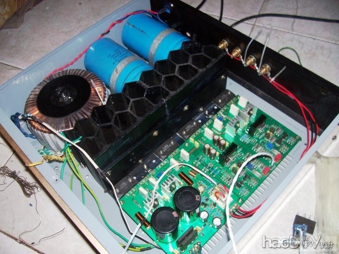 小巧的单声道850功放