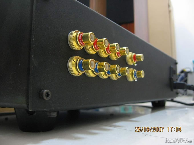 仿“高文Goldmund”前级安装