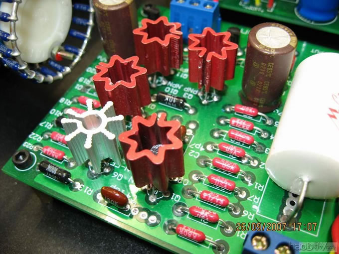 仿“高文Goldmund”前级安装