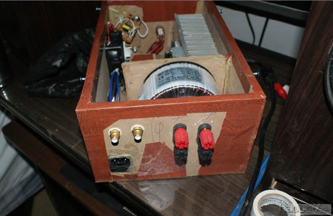 自己DIY的stk4211厚膜功放机箱