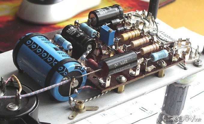 胡子工程,JADIS JP200胆前级制做中.