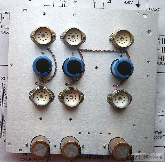 胡子工程,JADIS JP200胆前级制做中.