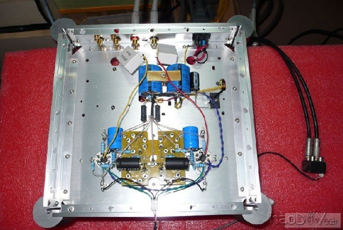 折腾了一个6n8p胆前级给电脑用。已经完成