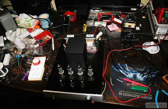 山寨了一台J版的EL84(6p14)推挽胆机,用12AU7代替了ECC85,居然