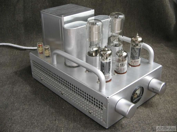 刚完工的全铝6n2+6p1单瑞胆机