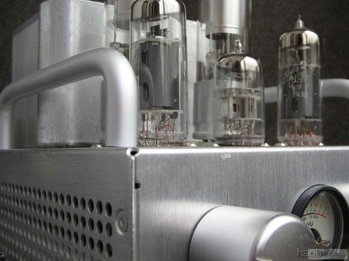 刚完工的全铝6n2+6p1单瑞胆机