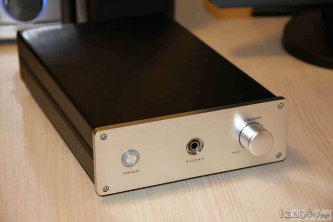 j版的12ax7推12au7电子管胆前级电路做好了,正在试机,还不错