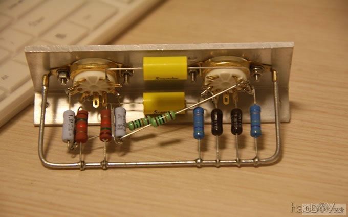 j版的12ax7推12au7电子管胆前级电路做好了,正在试机,还不错