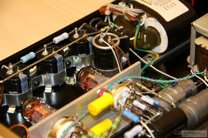 j版的12ax7推12au7电子管胆前级电路做好了,正在试机,还不错