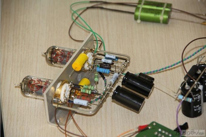 j版的12ax7推12au7电子管胆前级电路做好了,正在试机,还不错