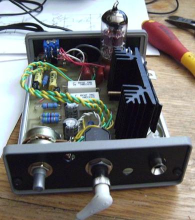 混合耳机放大器 美国译文:12AU7电子管+IRF612 MOSFET胆石混合耳机放大器耳放