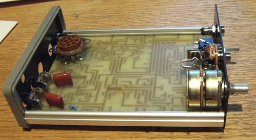 蓝星MicroPak封装外壳和PCB 美国译文:12AU7电子管+IRF612 MOSFET胆石混合耳机放大器耳放