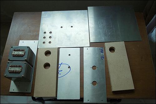 切割和钻孔的外壳部件 新加坡译文:5687真空管(电子管)Hi-Fi的前级放大器(LED偏置)