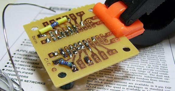 面包板CMoy耳机放大器底部 澳大利亚译文:自己动手做CMoy /Grado歌德RA1耳机放大器耳放