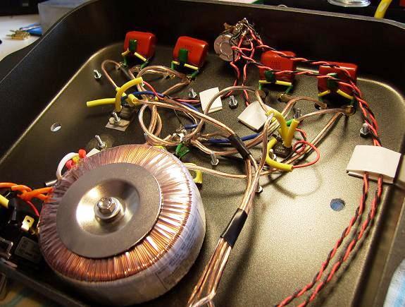 底部的LM3875 Gainclone 澳大利亚译文:一个LM3875 Gainclone的放大器功放