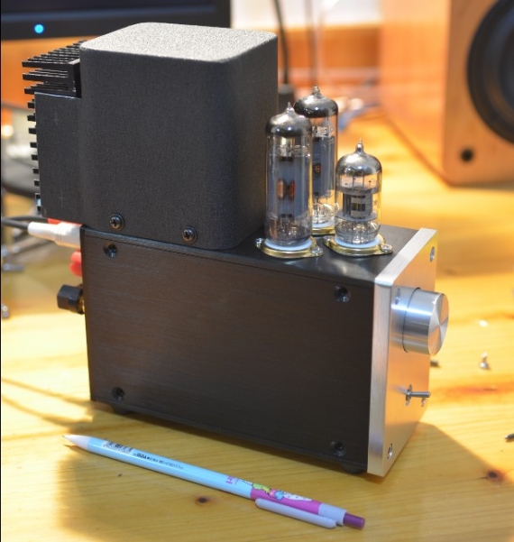 书桌上的6n1+6P14迷你单端胆机