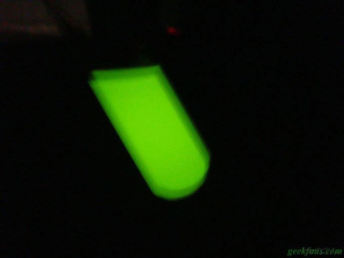 10.jpg 自己制造荧光棒的步骤