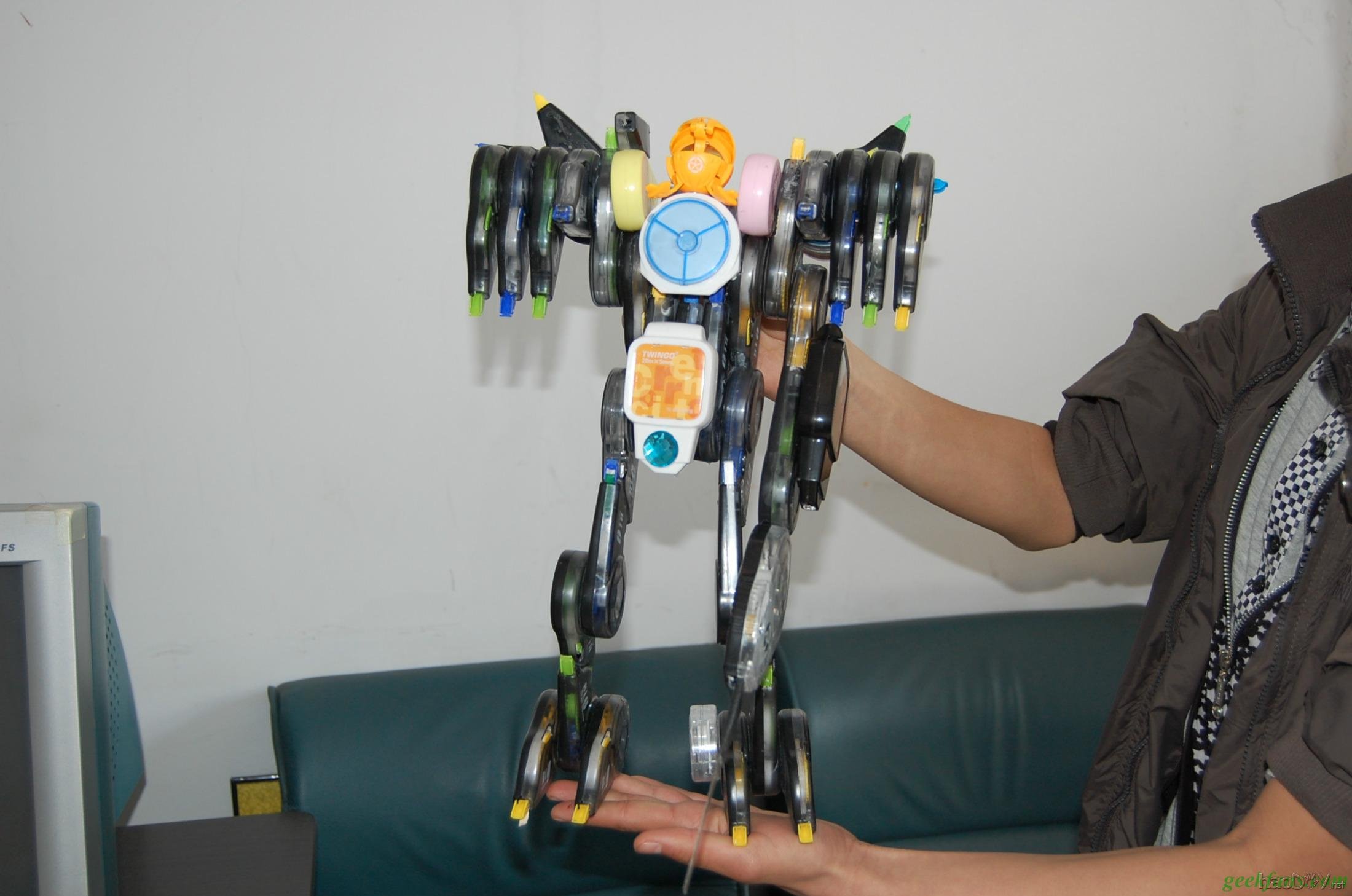 DSC_5546_meitu_9.jpg 修正带机器人模型