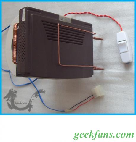 82_22606_643441ed8acb11a.jpg 路由器背靠背式散热架(带风扇)