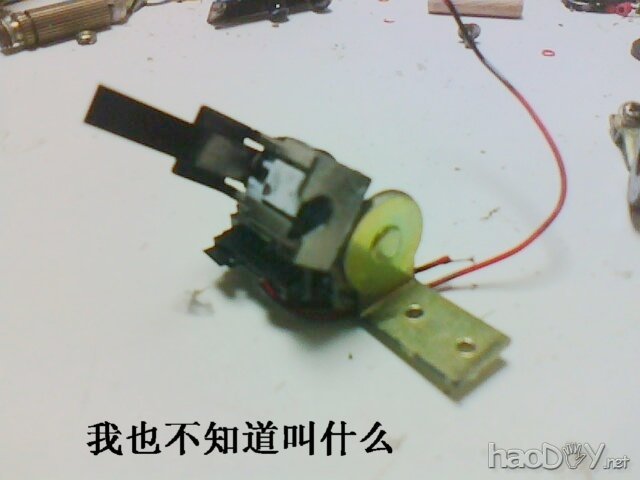 14.jpg 用废旧零件diy自制机器人模型玩具