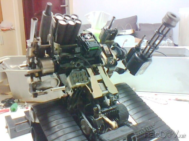 22.jpg 用废旧零件diy自制机器人模型玩具