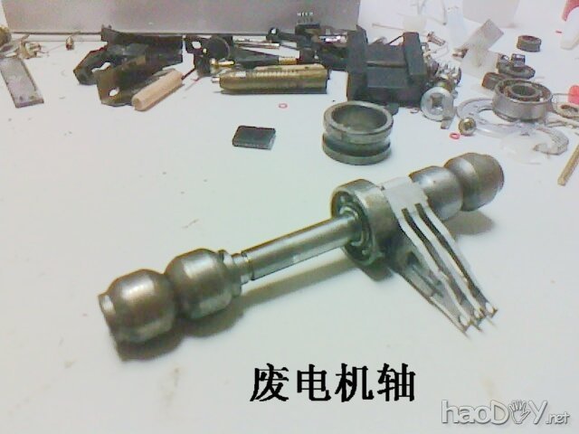 6.jpg 用废旧零件diy自制机器人模型玩具