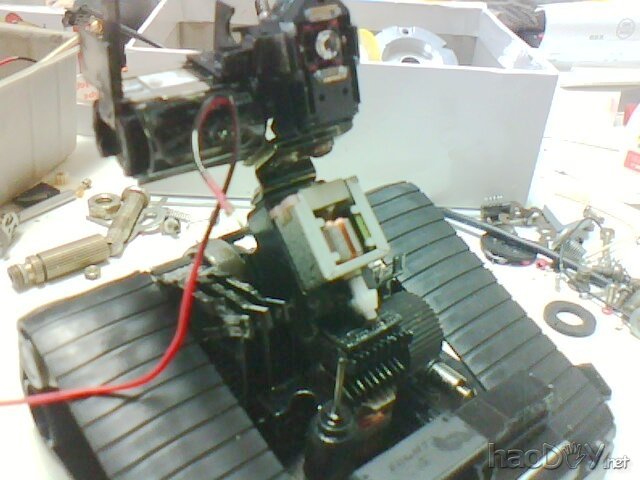 15.jpg 用废旧零件diy自制机器人模型玩具