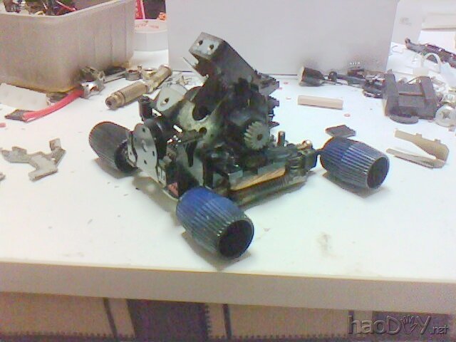 9.jpg 用废旧零件diy自制机器人模型玩具