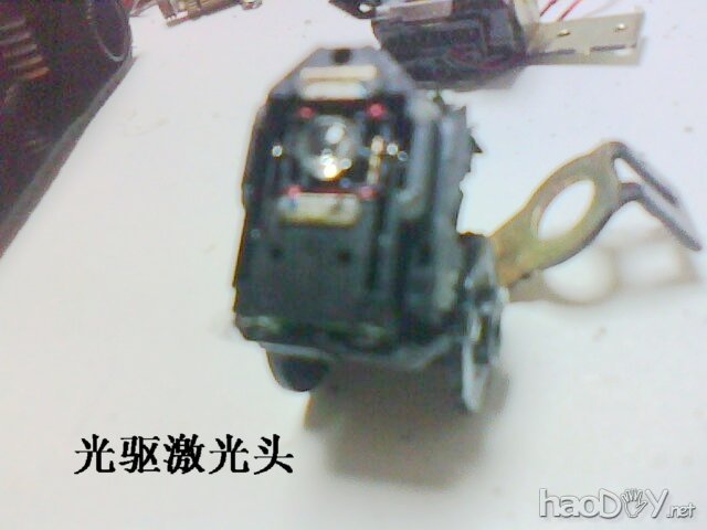 13.jpg 用废旧零件diy自制机器人模型玩具