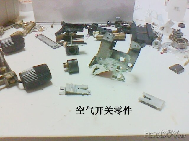 4.jpg 用废旧零件diy自制机器人模型玩具