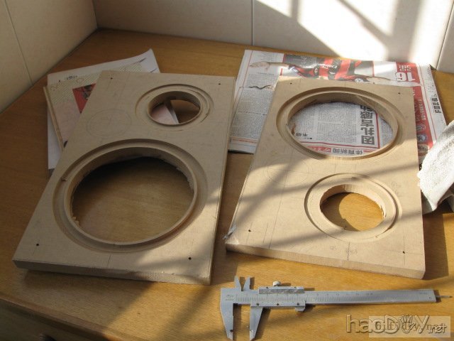 改造制作音箱很辛苦,修边机刻台阶很容易成功。。
