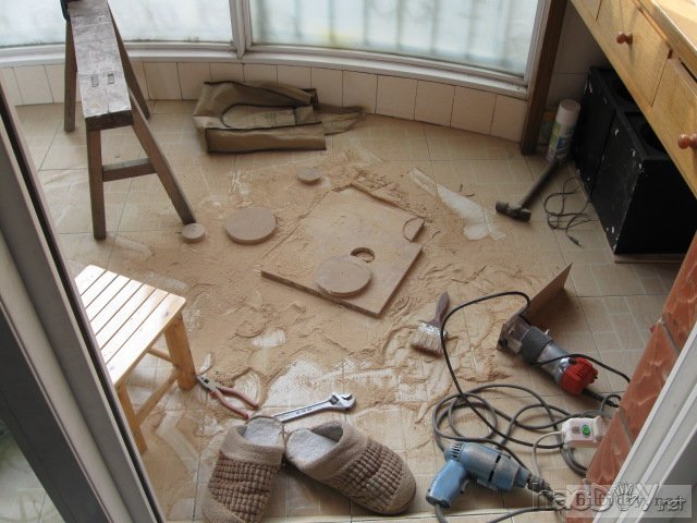 改造制作音箱很辛苦,修边机刻台阶很容易成功。。