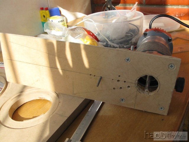 改造制作音箱很辛苦,修边机刻台阶很容易成功。。