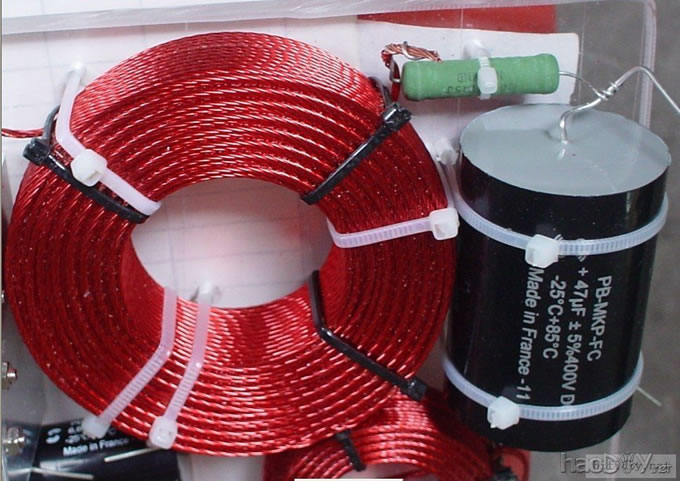 乱搭绅士宝喇叭三分频做落地音箱