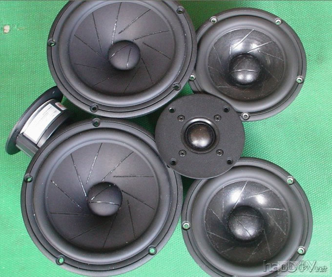 乱搭绅士宝喇叭三分频做落地音箱