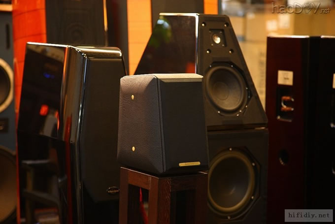 卧室中的书架箱,仿意大利Sonus Faber世霸toy书架箱体